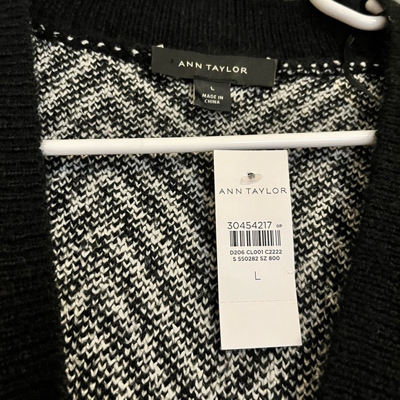 Ann Taylor cardigan sweater - Picture 5 of 8